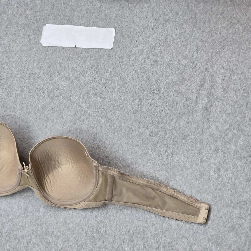 B. Tempt’D ***no bra
